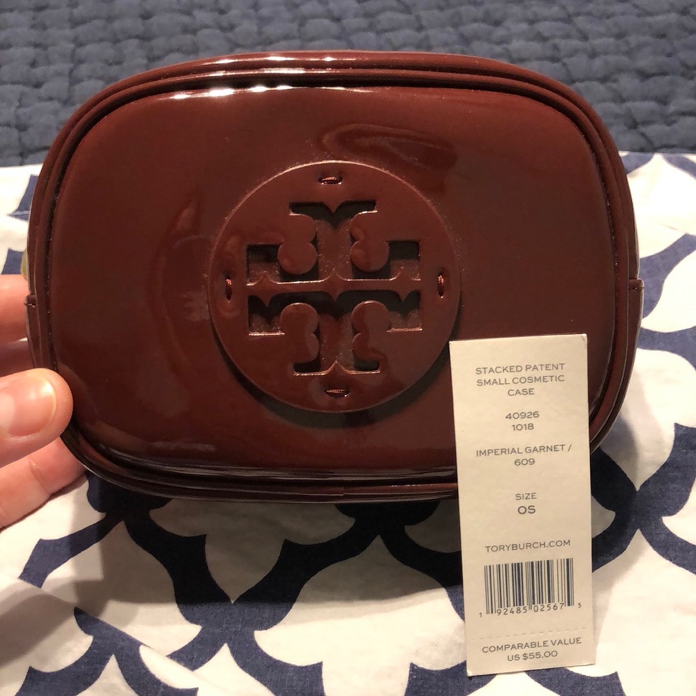 NWT TORY BURCH STACKED PATENT SMALL COSMETIC CASE